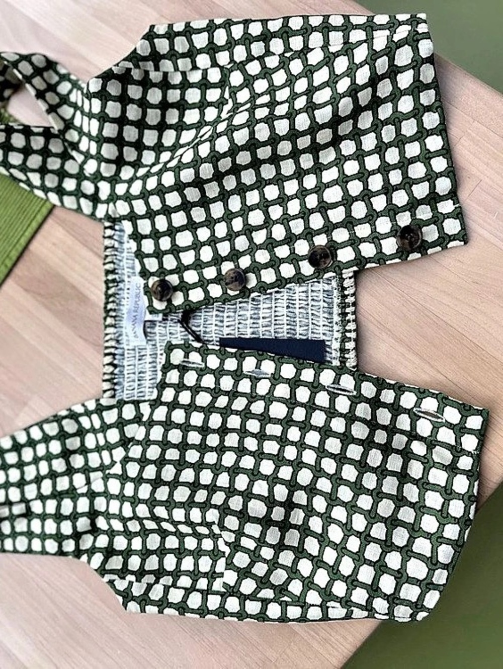 Banana republic Geometric Crop Top in Green & White Like New